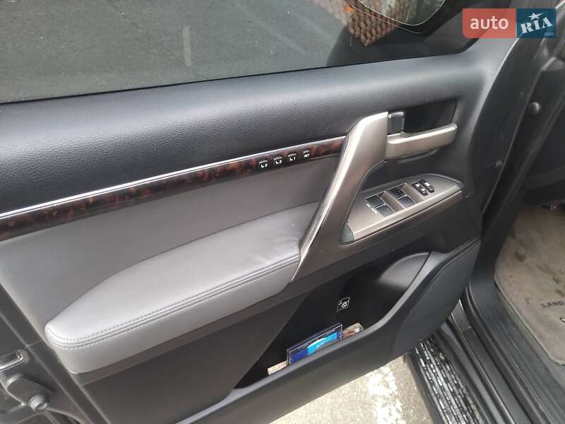 Внедорожник / Кроссовер Toyota Land Cruiser 2008 в Киеве