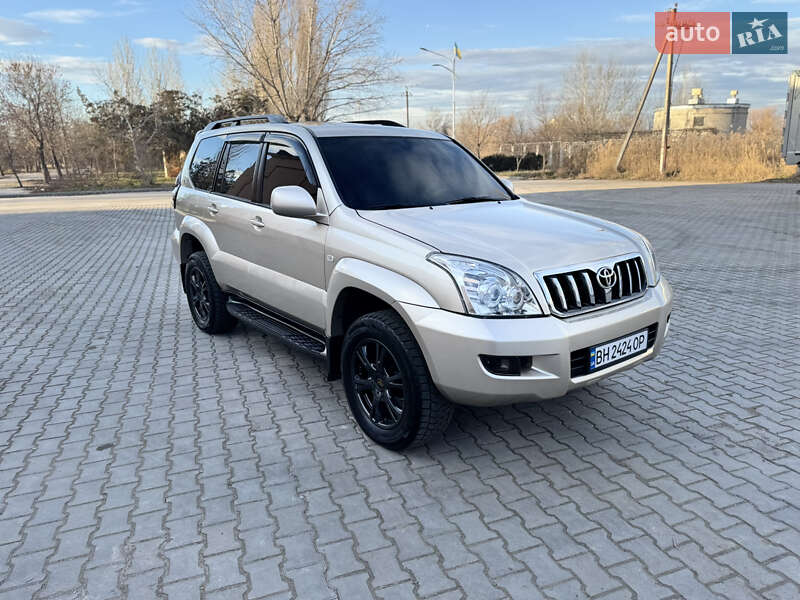 Позашляховик / Кросовер Toyota Land Cruiser 2006 в Ізмаїлі