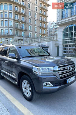 Внедорожник / Кроссовер Toyota Land Cruiser 2019 в Киеве