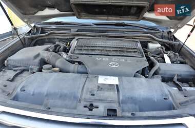 Внедорожник / Кроссовер Toyota Land Cruiser 2008 в 