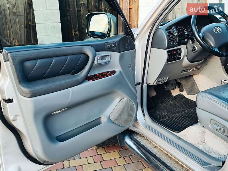 Позашляховик / Кросовер Toyota Land Cruiser 2002 в Дніпрі