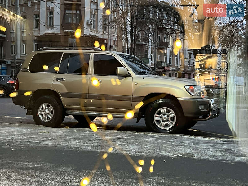 Внедорожник / Кроссовер Toyota Land Cruiser 1999 в 
