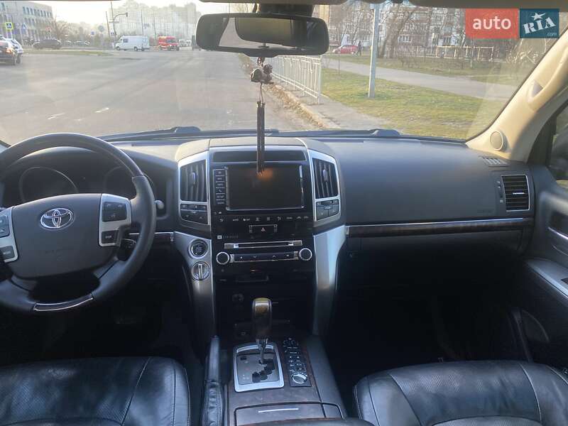 Внедорожник / Кроссовер Toyota Land Cruiser 2012 в Киеве