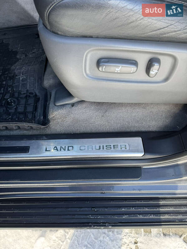 Внедорожник / Кроссовер Toyota Land Cruiser 2010 в Тернополе