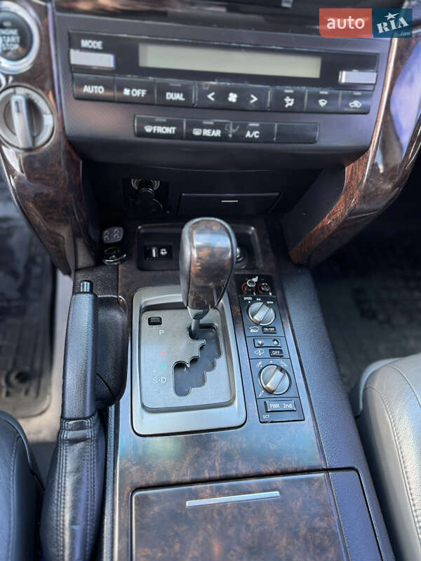 Внедорожник / Кроссовер Toyota Land Cruiser 2010 в Тернополе