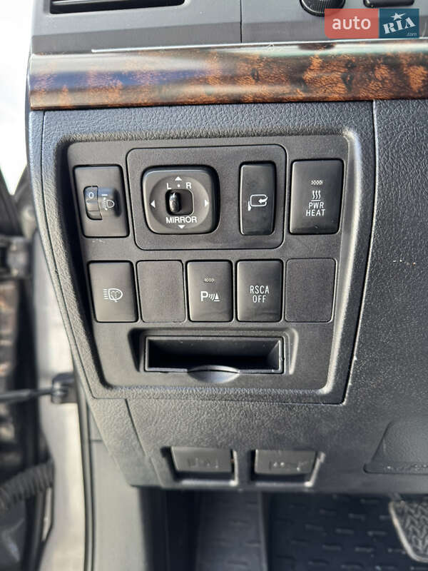 Внедорожник / Кроссовер Toyota Land Cruiser 2010 в Тернополе