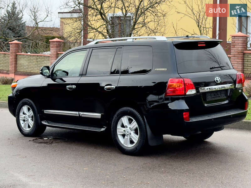 Позашляховик / Кросовер Toyota Land Cruiser 2014 в Рівному