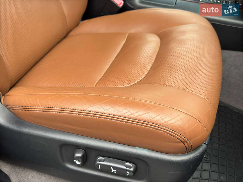 Позашляховик / Кросовер Toyota Land Cruiser 2014 в Рівному