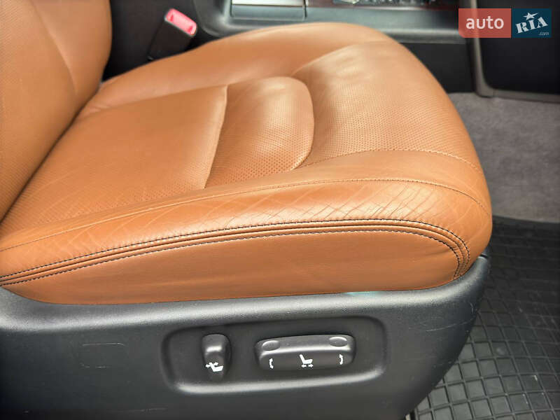Позашляховик / Кросовер Toyota Land Cruiser 2014 в Рівному