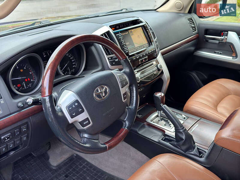 Позашляховик / Кросовер Toyota Land Cruiser 2014 в Рівному