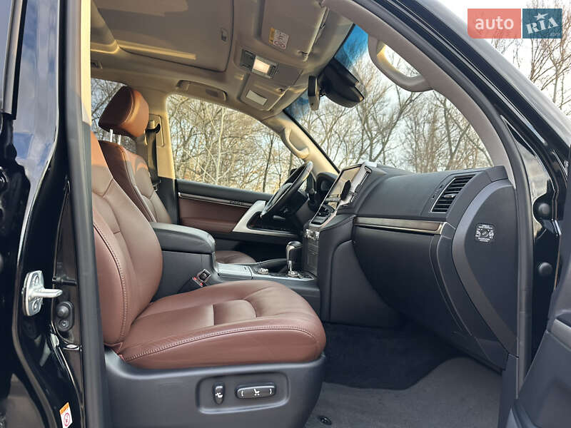 Внедорожник / Кроссовер Toyota Land Cruiser 2016 в Днепре