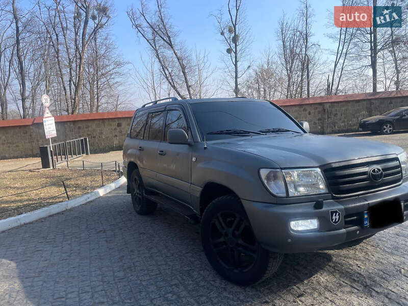 Внедорожник / Кроссовер Toyota Land Cruiser 2002 в Черновцах