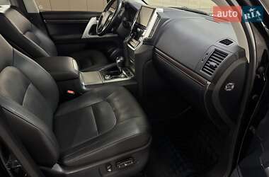 Позашляховик / Кросовер Toyota Land Cruiser 2021 в 