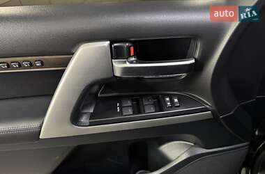 Позашляховик / Кросовер Toyota Land Cruiser 2021 в 