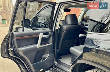 Позашляховик / Кросовер Toyota Land Cruiser 2017 в 