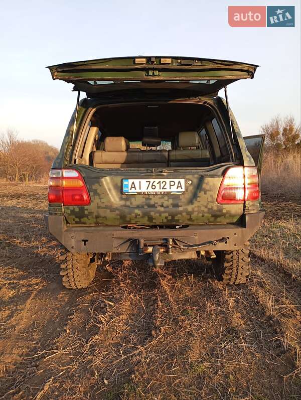 Внедорожник / Кроссовер Toyota Land Cruiser 2000 в Обухове