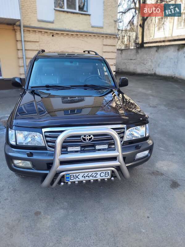 Внедорожник / Кроссовер Toyota Land Cruiser 2005 в Ровно