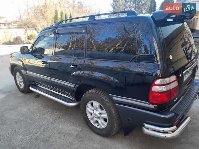 Внедорожник / Кроссовер Toyota Land Cruiser 2005 в Ровно