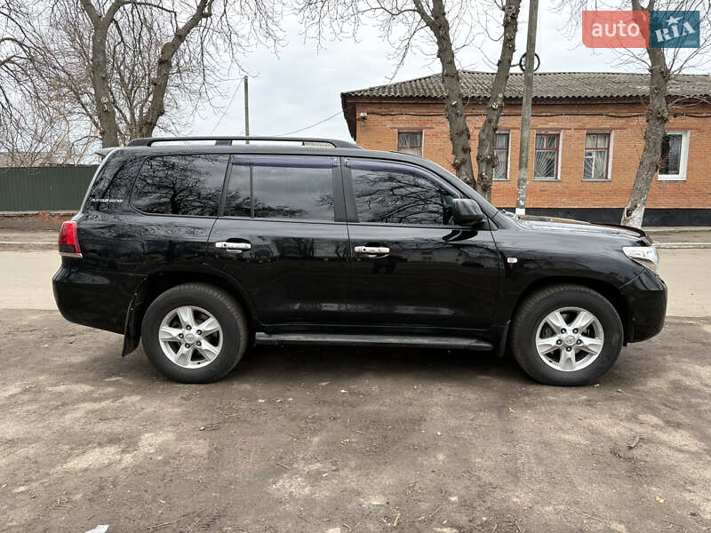 Позашляховик / Кросовер Toyota Land Cruiser 2010 в Конотопі
