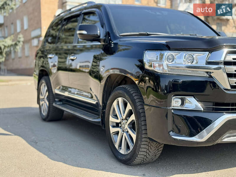 Внедорожник / Кроссовер Toyota Land Cruiser 2017 в Лубнах