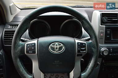 Внедорожник / Кроссовер Toyota Land Cruiser 2010 в 