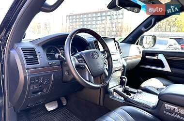Внедорожник / Кроссовер Toyota Land Cruiser 2019 в 