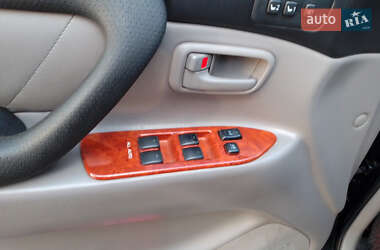 Внедорожник / Кроссовер Toyota Land Cruiser 2006 в 