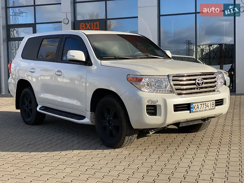 Внедорожник / Кроссовер Toyota Land Cruiser 2014 в 