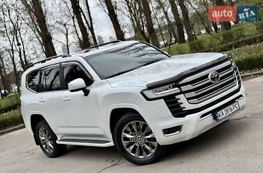 Позашляховик / Кросовер Toyota Land Cruiser 2023 в 