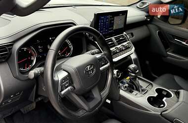 Позашляховик / Кросовер Toyota Land Cruiser 2023 в 