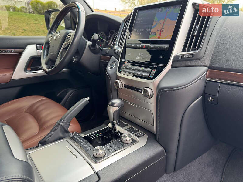 Внедорожник / Кроссовер Toyota Land Cruiser 2016 в Киеве