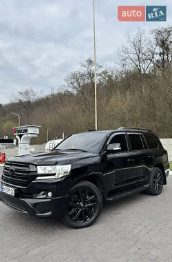 Внедорожник / Кроссовер Toyota Land Cruiser 2016 в 
