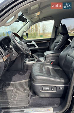 Внедорожник / Кроссовер Toyota Land Cruiser 2016 в 
