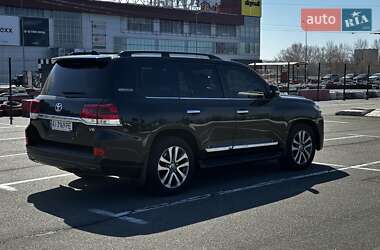 Позашляховик / Кросовер Toyota Land Cruiser 2017 в 
