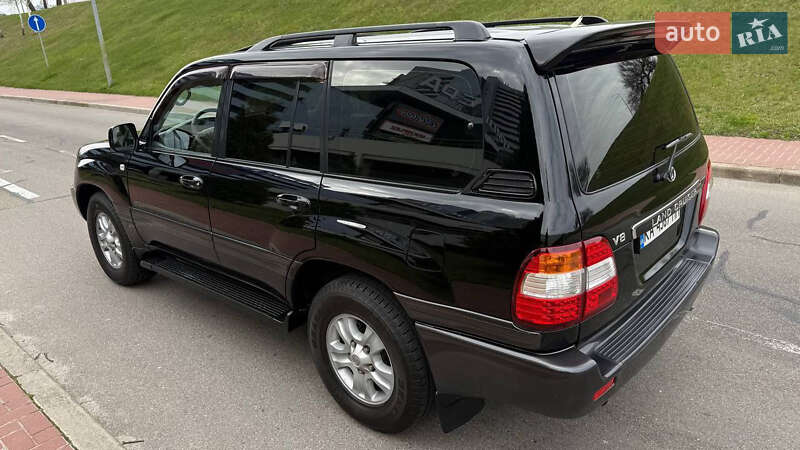 Позашляховик / Кросовер Toyota Land Cruiser 2005 в Києві