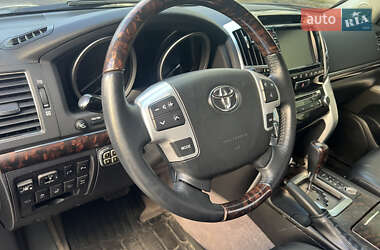 Внедорожник / Кроссовер Toyota Land Cruiser 2013 в 