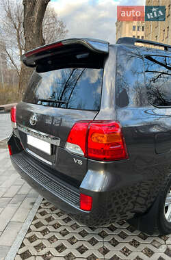 Внедорожник / Кроссовер Toyota Land Cruiser 2013 в 