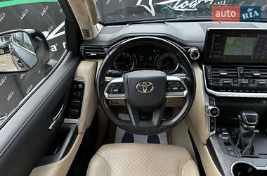 Позашляховик / Кросовер Toyota Land Cruiser 2021 в 