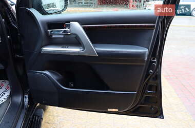 Внедорожник / Кроссовер Toyota Land Cruiser 2012 в 