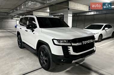 Внедорожник / Кроссовер Toyota Land Cruiser 2022 в 