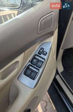 Внедорожник / Кроссовер Toyota Land Cruiser 2005 в 
