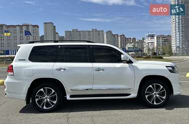 Внедорожник / Кроссовер Toyota Land Cruiser 2020 в 