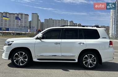 Внедорожник / Кроссовер Toyota Land Cruiser 2020 в 
