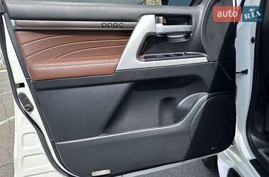 Внедорожник / Кроссовер Toyota Land Cruiser 2020 в 