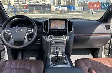 Внедорожник / Кроссовер Toyota Land Cruiser 2020 в 