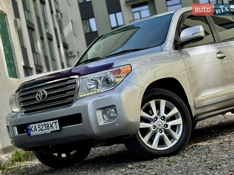 Позашляховик / Кросовер Toyota Land Cruiser 2013 в Ужгороді
