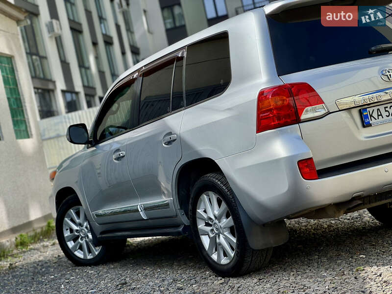 Позашляховик / Кросовер Toyota Land Cruiser 2013 в Ужгороді
