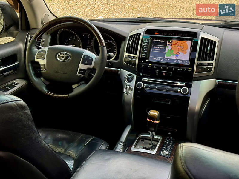 Позашляховик / Кросовер Toyota Land Cruiser 2013 в Ужгороді