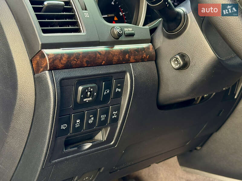 Позашляховик / Кросовер Toyota Land Cruiser 2013 в Ужгороді