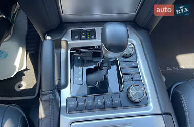 Позашляховик / Кросовер Toyota Land Cruiser 2020 в 